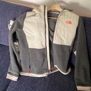 The North Face Womens Denali Hooded Jacket Small Grey Cream Colorblock